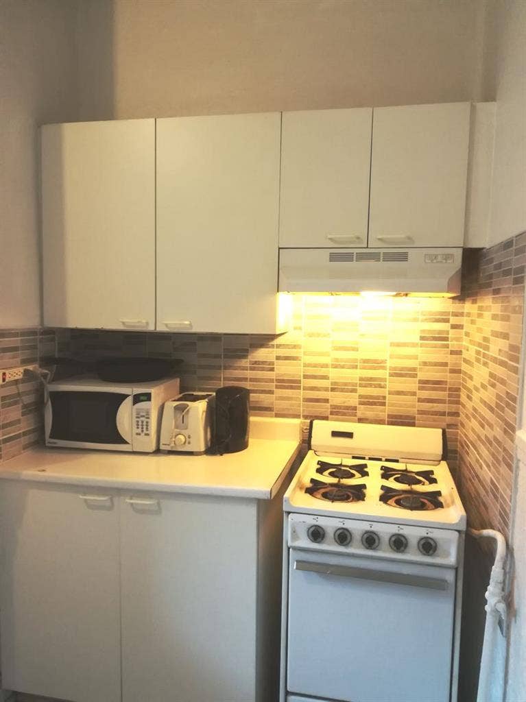 Sunny furnished room near Vendome