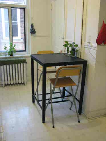 Sunny furnished room near Vendome