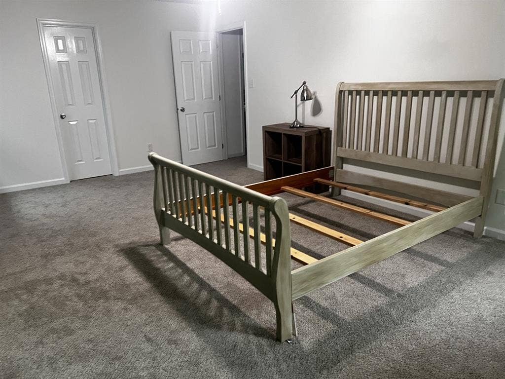 1 Large bedroom in a shared house.