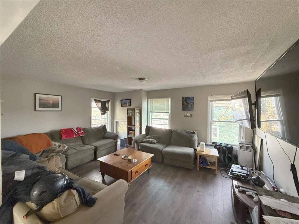 5BR – Allston Duplex, Sept 1