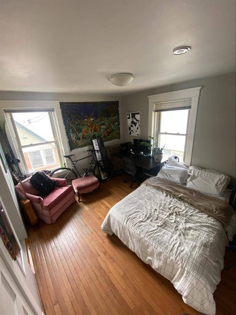 One bedroom apartment on hill