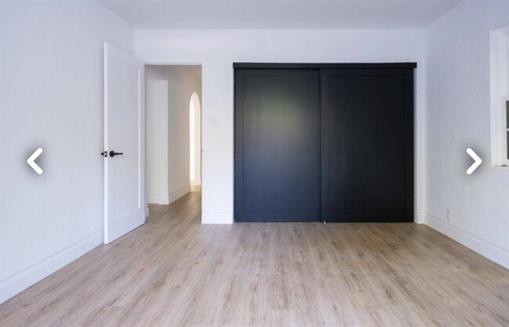 Own bathroom+
room WITH PATIO