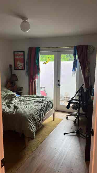 Own bathroom+
room WITH PATIO