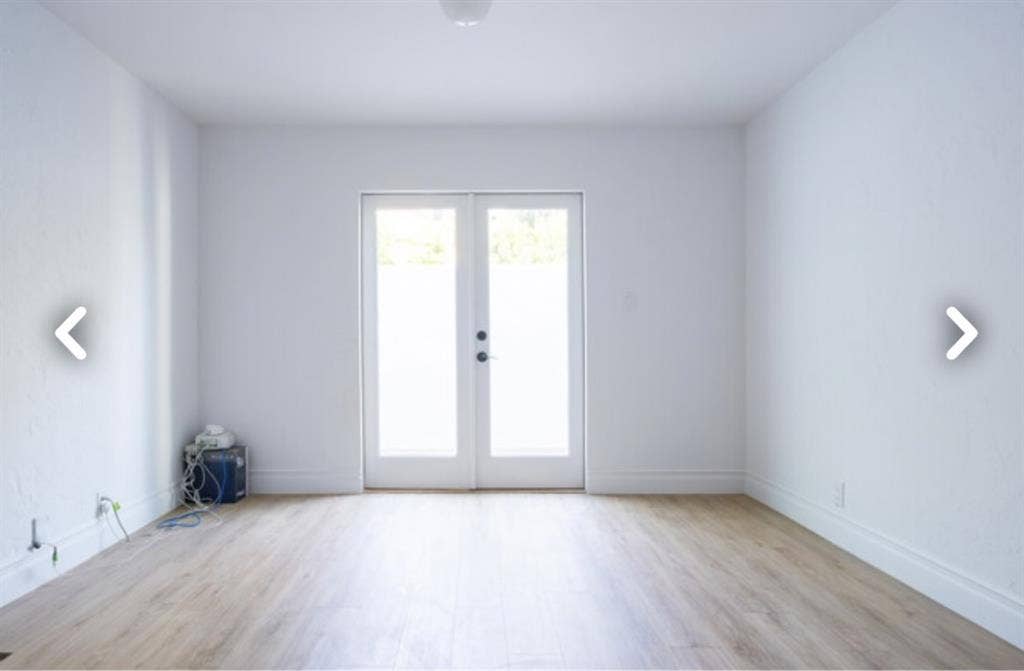 Own bathroom+
room WITH PATIO