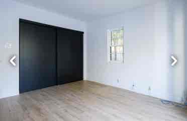 Own bathroom+
room WITH PATIO