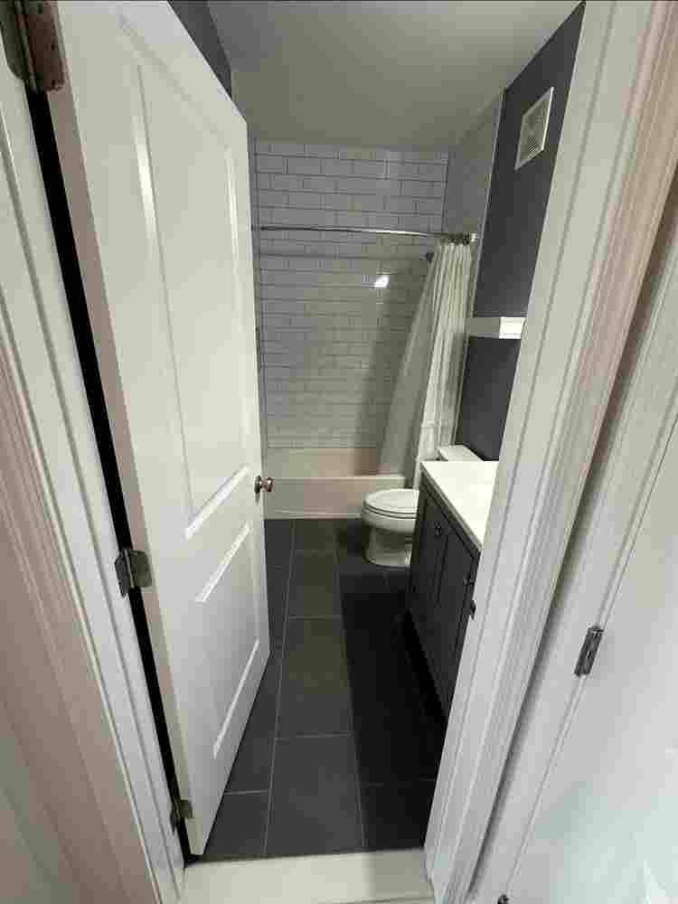 Room to rent Ashburn , VA