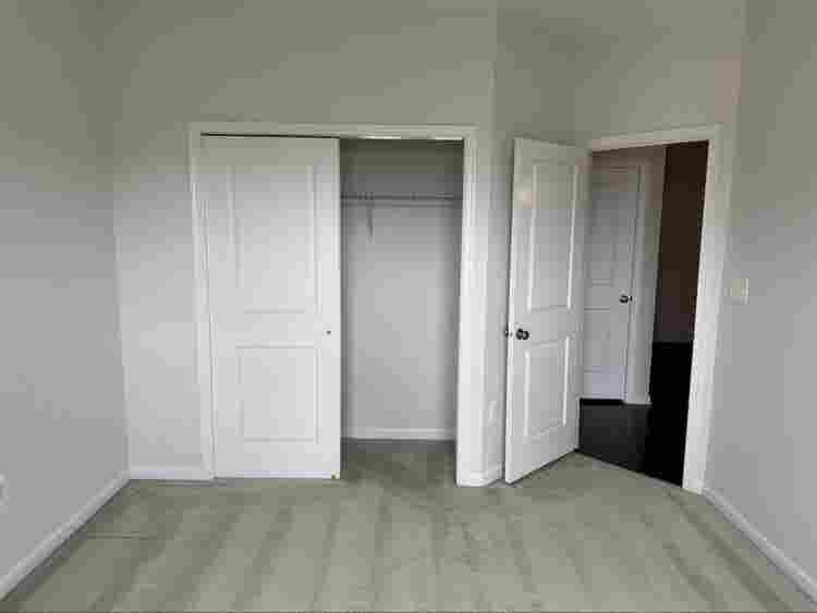 Room to rent Ashburn , VA