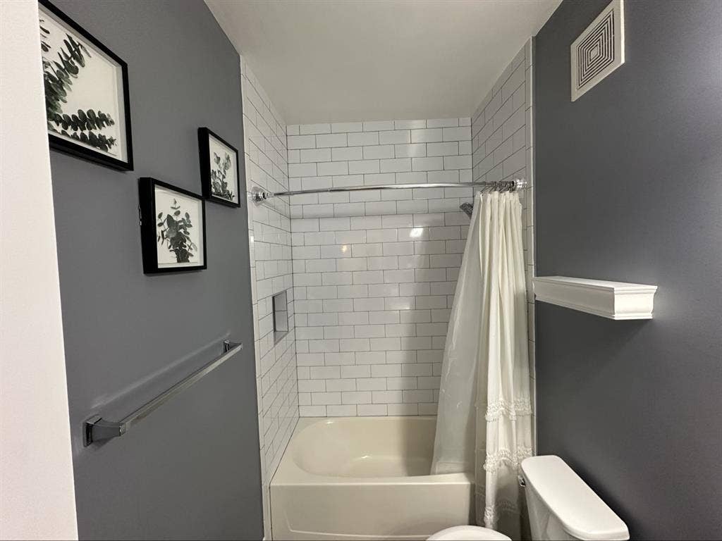 Room to rent Ashburn , VA