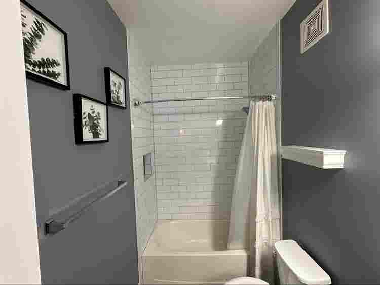 Room to rent Ashburn , VA