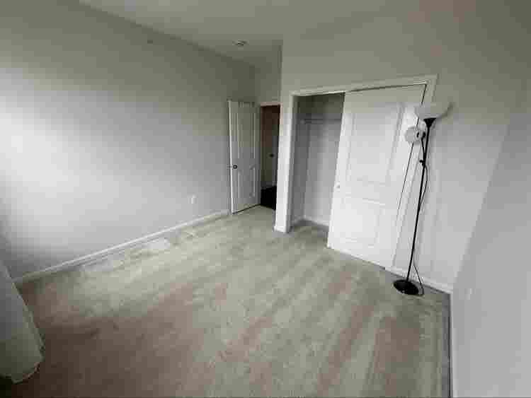 Room to rent Ashburn , VA