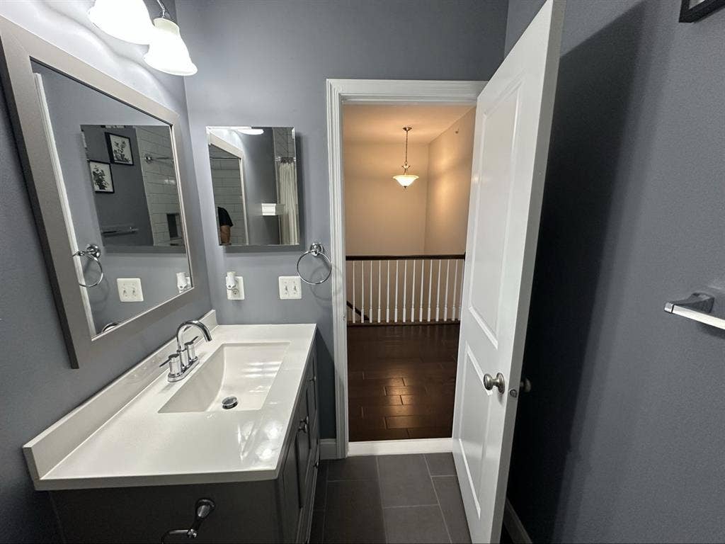 Room to rent Ashburn , VA