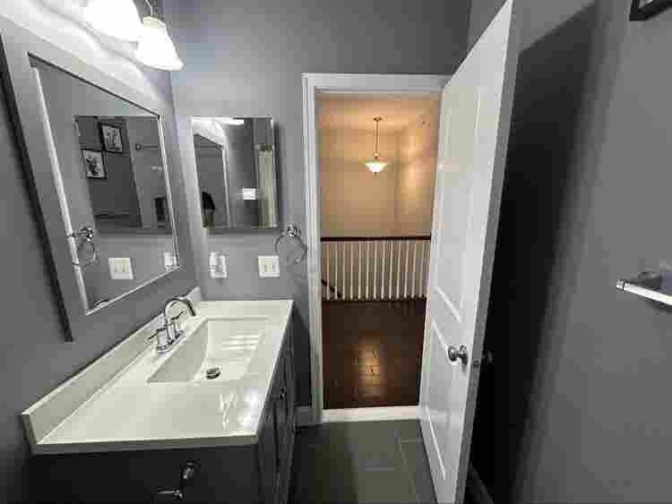 Room to rent Ashburn , VA