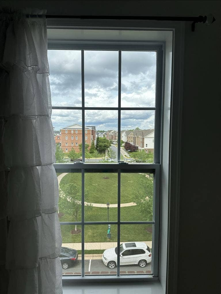 Room to rent Ashburn , VA