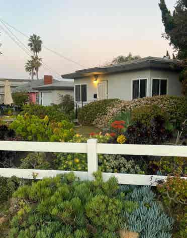 Room for rent - 1 block from beach