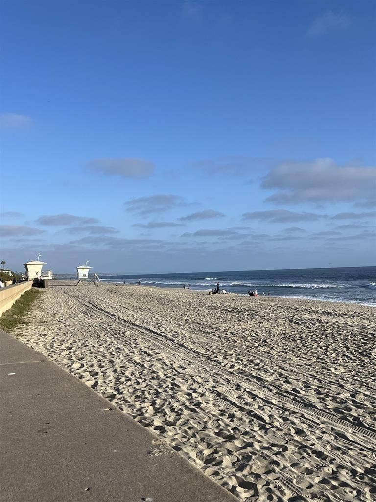 Room for rent - 1 block from beach