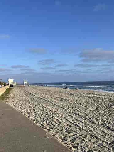 Room for rent - 1 block from beach