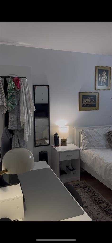 Sublet bed & b
ath unit Female Only