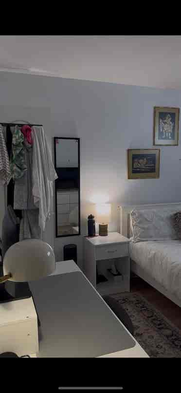 Sublet bed & b
ath unit Female Only