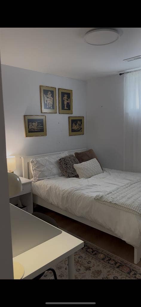 Sublet bed & b
ath unit Female Only