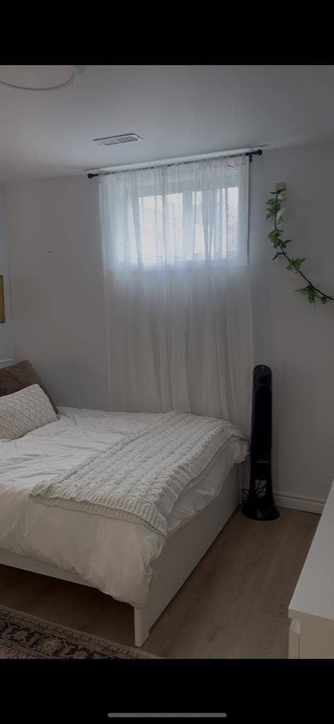 Sublet bed & b
ath unit Female Only