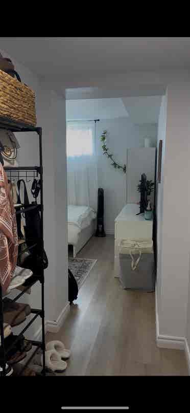 Sublet bed & b
ath unit Female Only