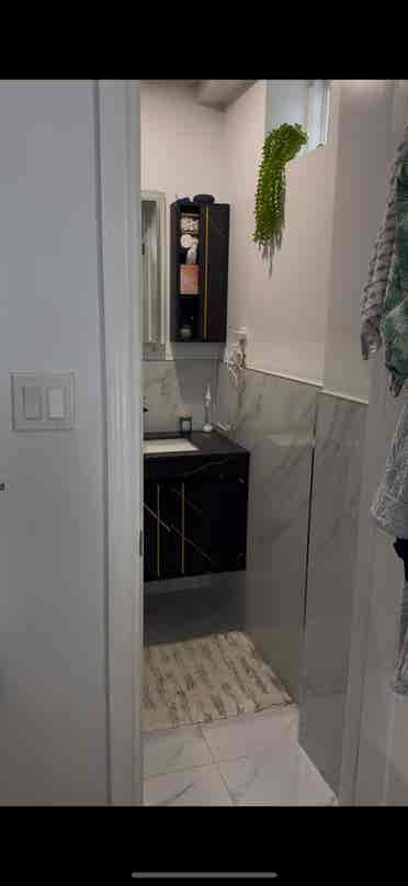 Sublet bed & b
ath unit Female Only