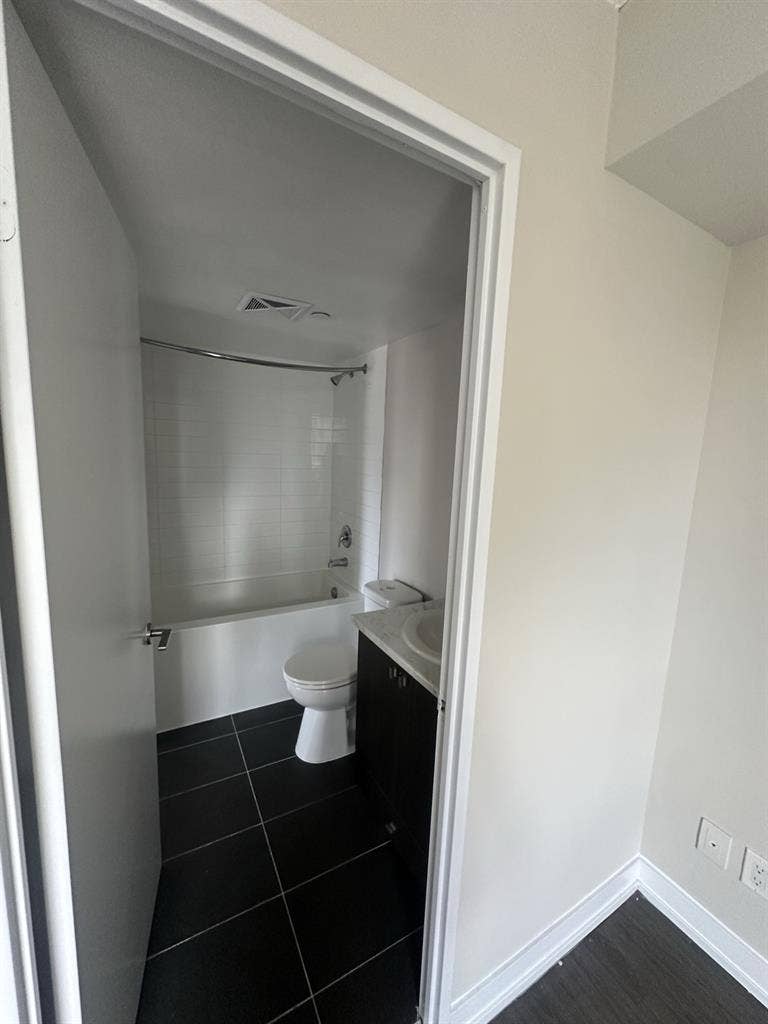 Renting private room from 1stJune.