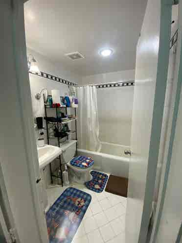 ✨Affordable Room in Midtown South✨