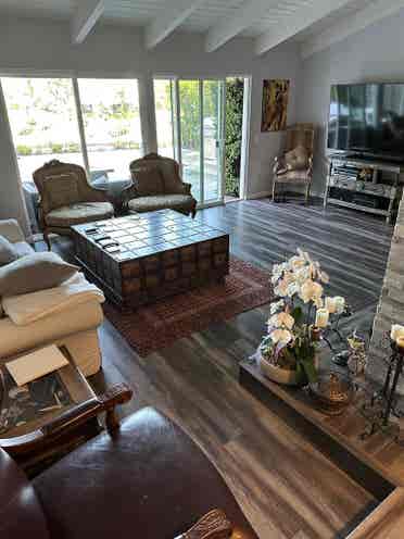 Calabasas House by the lake
