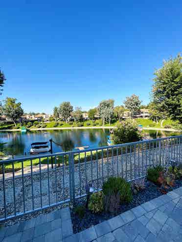 Calabasas House by the lake
