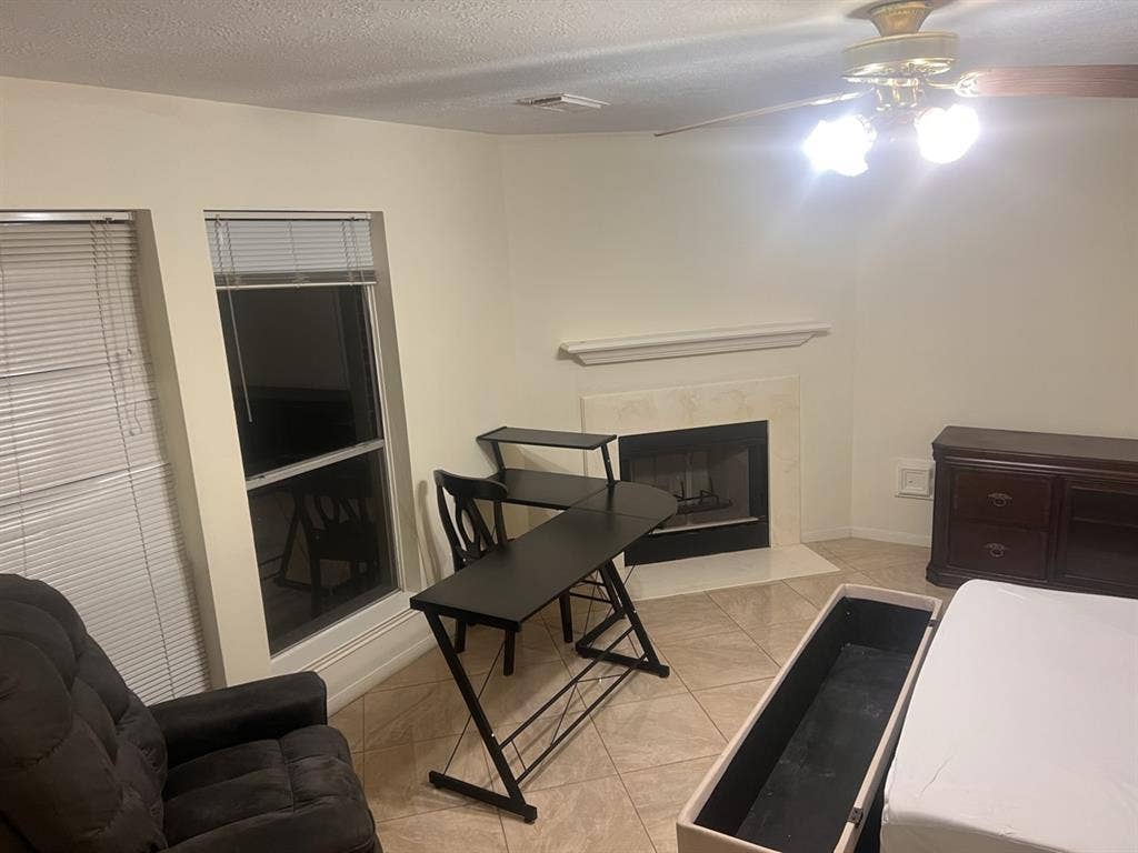 Large private room in nice house