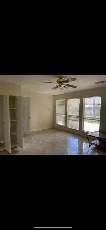 Large private room in nice house