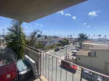 Looking for Roommate