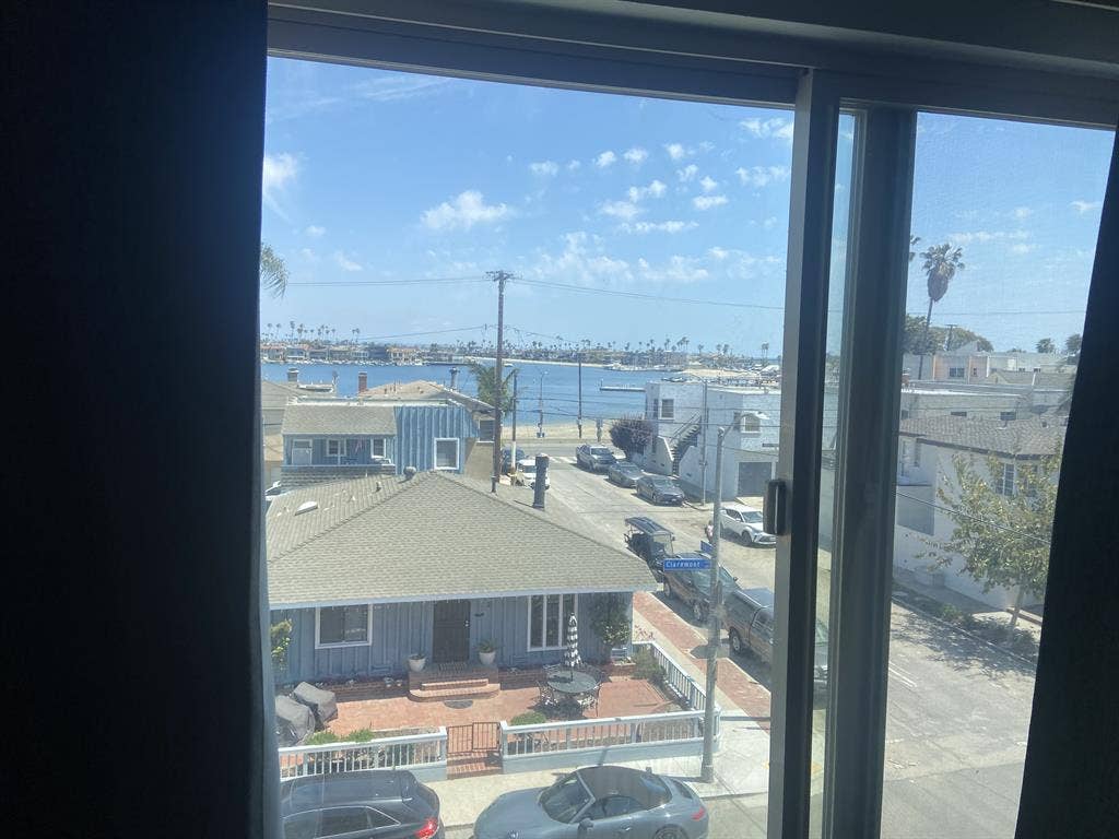 Looking for Roommate