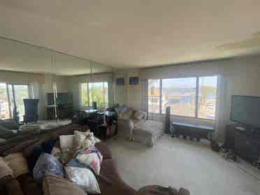 Looking for Roommate