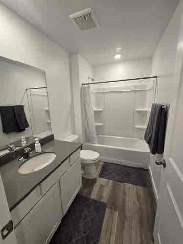 ROOM IN BRAND NEW TOWNHOME FOR RENT