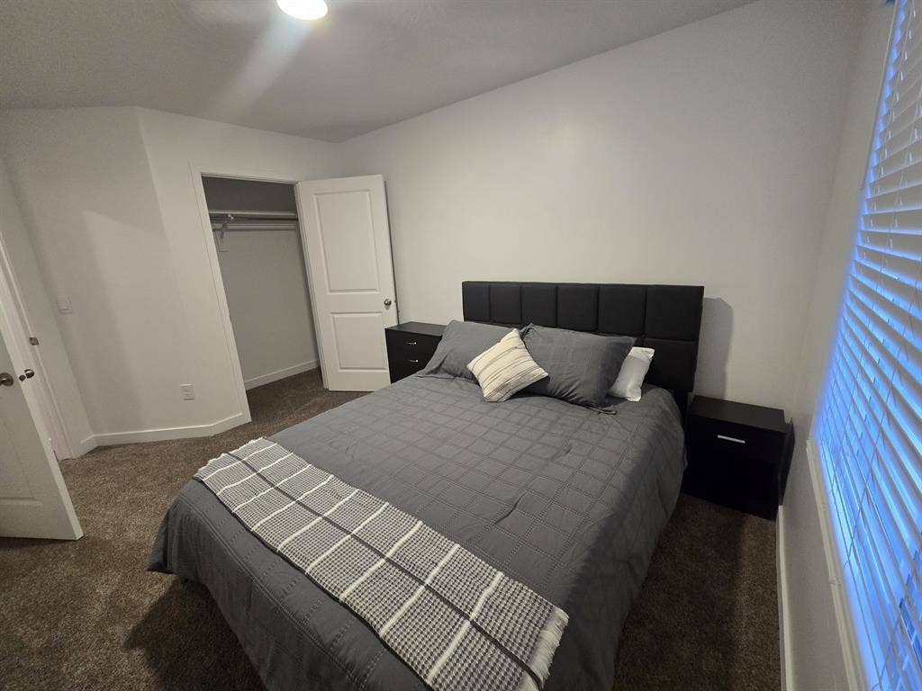 ROOM IN BRAND NEW TOWNHOME FOR RENT