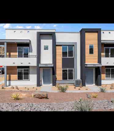 ROOM IN BRAND NEW TOWNHOME FOR RENT