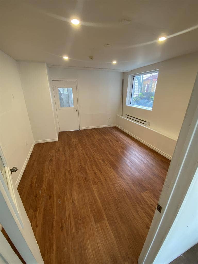 🔥 Renovated Room in Prime Location