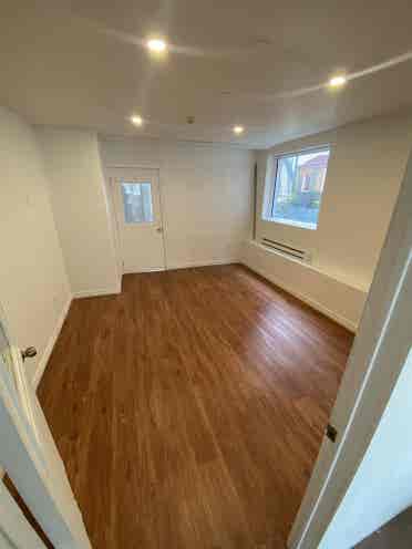 🔥 Renovated Room in Prime Location