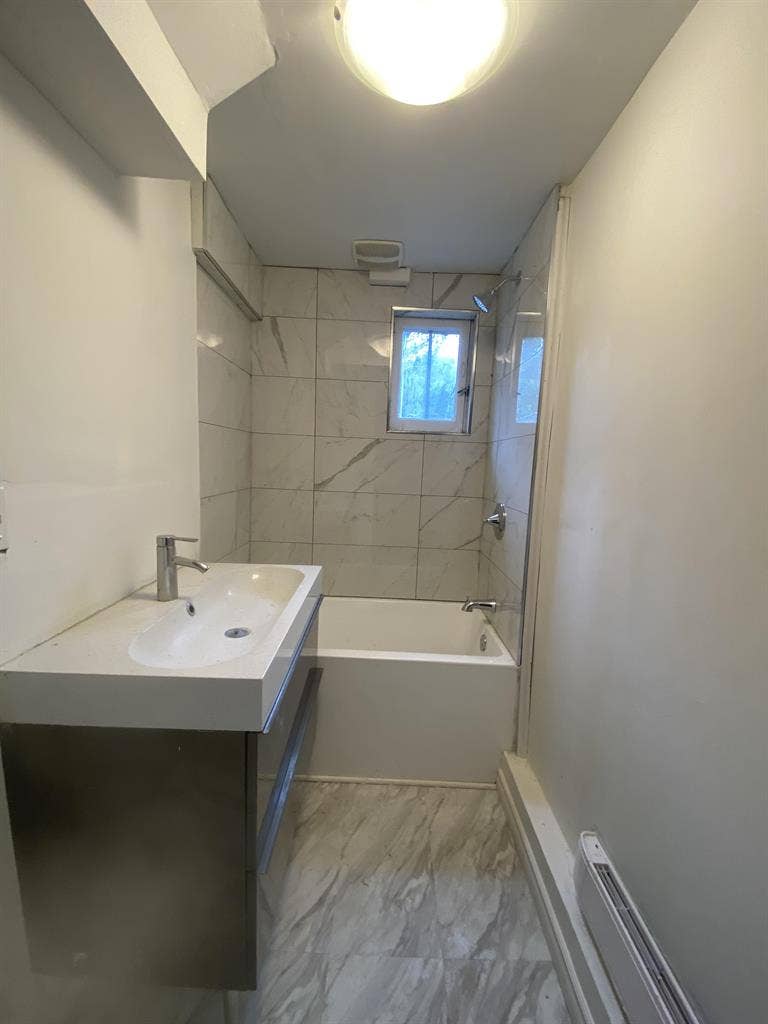 🔥 Renovated Room in Prime Location