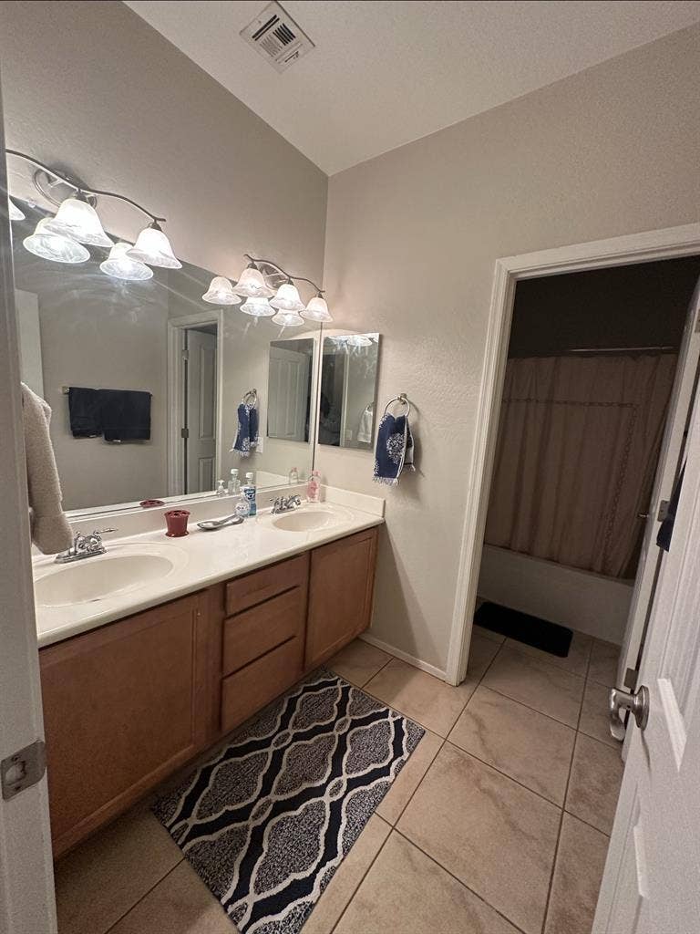 Spacious room Ready for Move-in