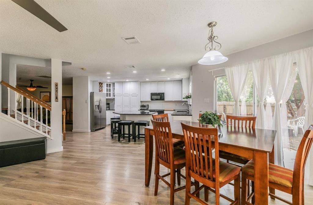 Single room/shared bathroom