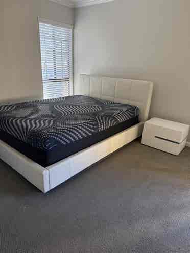 Spacious Bedroom & Private Bathroom
