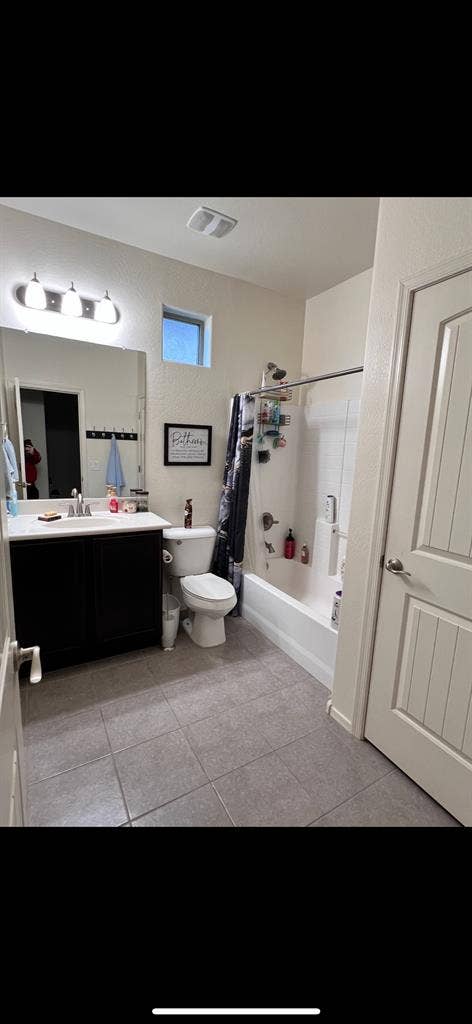 1 Room for Rent