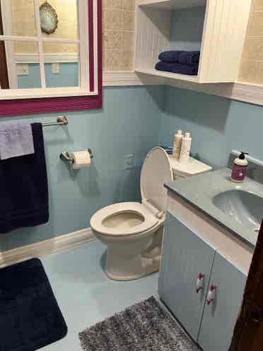 Private bed/bath/kitchen/entry