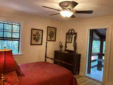 Private bed/bath/kitchen/entry