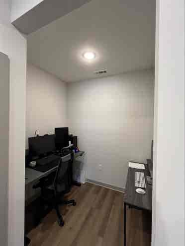 sq ft - Lease Takeover!