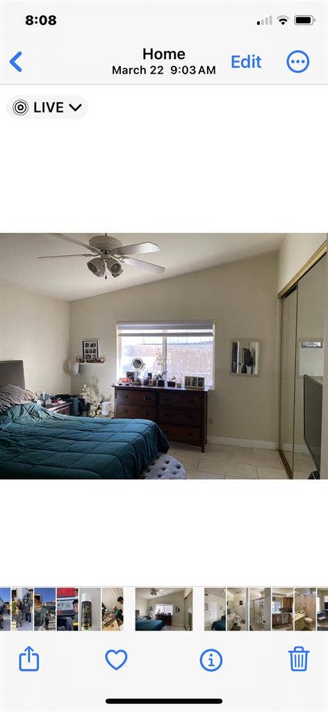 Master bedroom / + Community