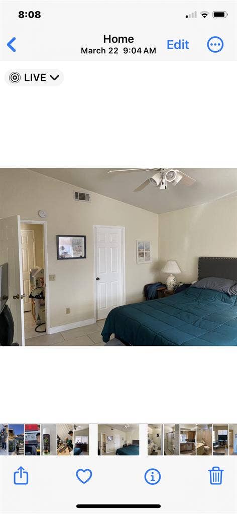 Master bedroom / + Community
